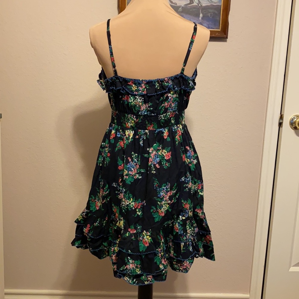 Yumi Sleeveless Floral Dress - Picture 2 of 5